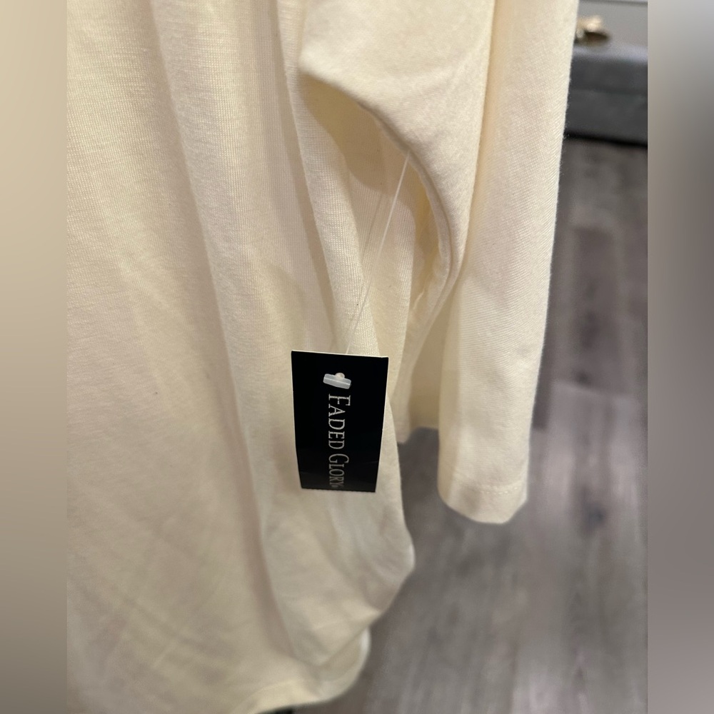 ๐Faded Glory Womenโs plus-size Cream/White Stretchy Ruched Top๐๐2X - Picture 6 of 7